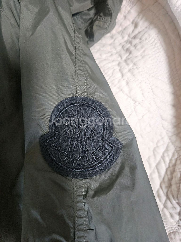 몽클레어 카키 바람막이 새상품 팔아요.--6