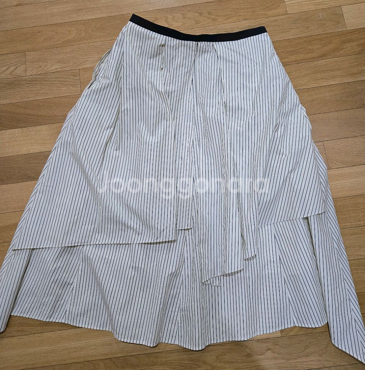 브루넬로쿠치넬리 스커트 유로44. 에르메스,로로피아나--6