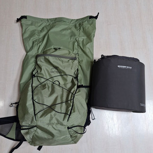 아크테릭스 에어리어스35 백팩 + 디팩 판매합니다.