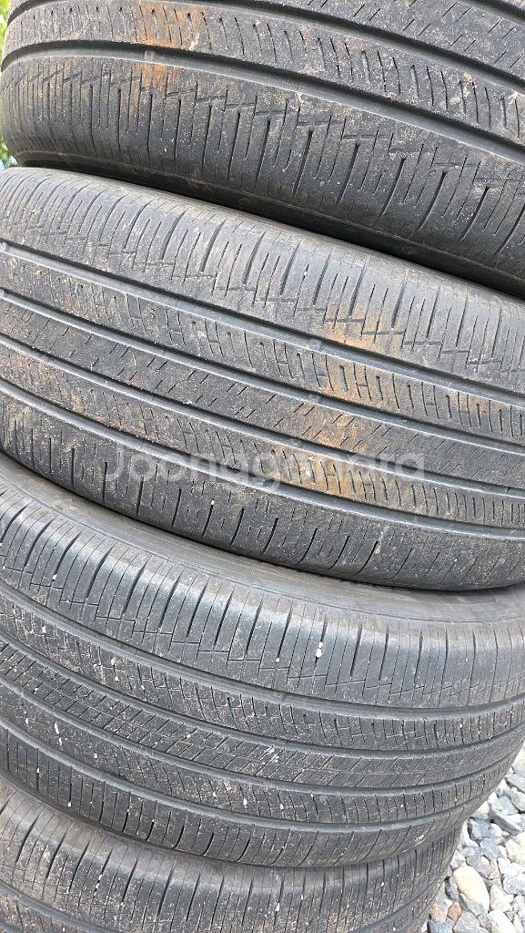 235 55 19 타이어4짝판매합니다.--3