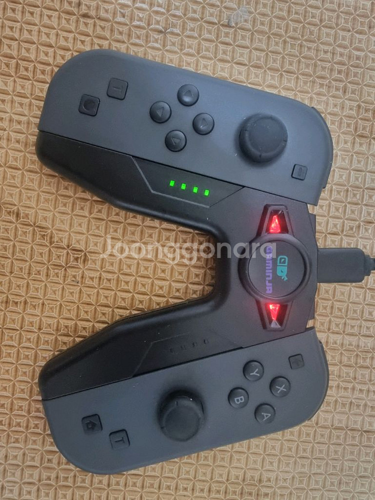 닌텐도 스위치 컨트롤러 충전그립--1