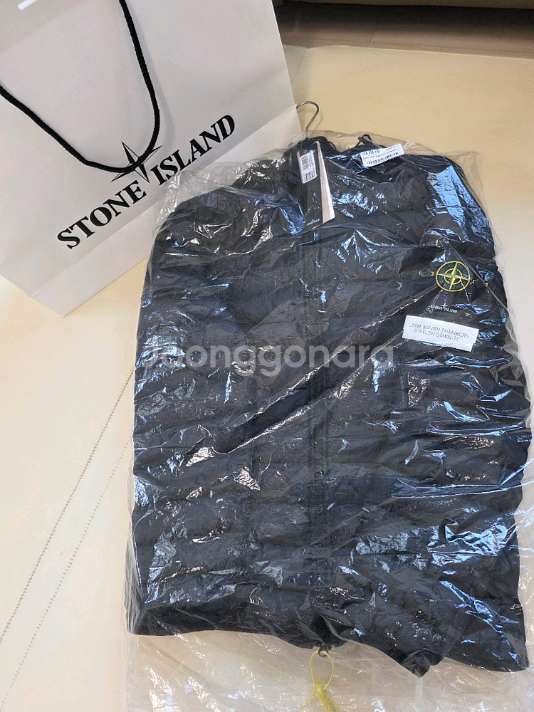 스톤아일랜드 경량패딩 새상품 블랙 L--1
