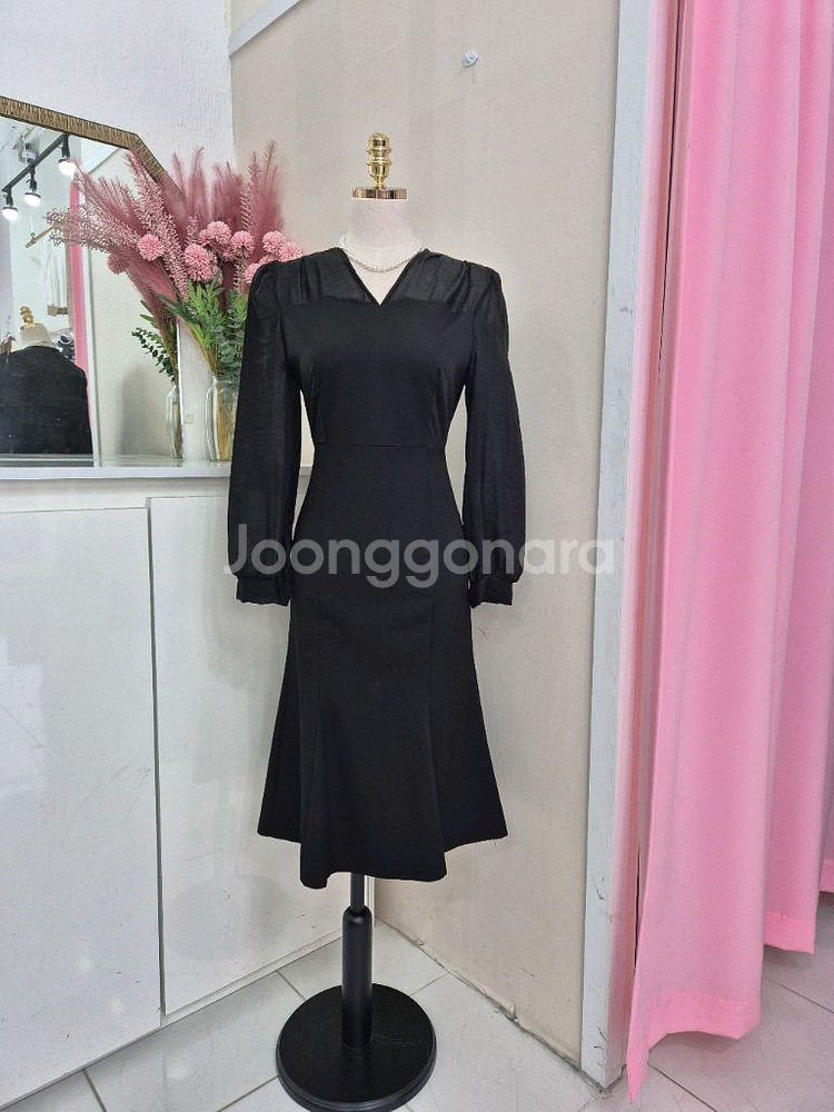 블랙 브이넥 쉬폰 배색 미디 원피스ㅡ무배--2