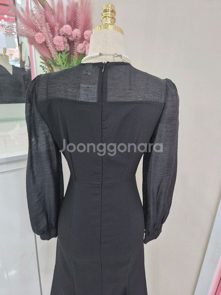 블랙 브이넥 쉬폰 배색 미디 원피스ㅡ무배--5