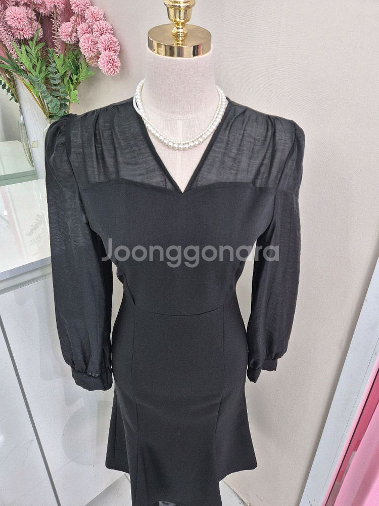 블랙 브이넥 쉬폰 배색 미디 원피스ㅡ무배--6