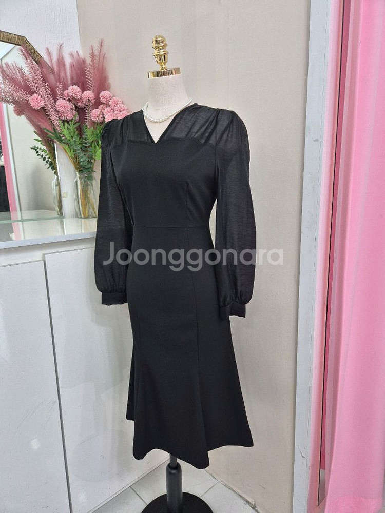 블랙 브이넥 쉬폰 배색 미디 원피스ㅡ무배--7