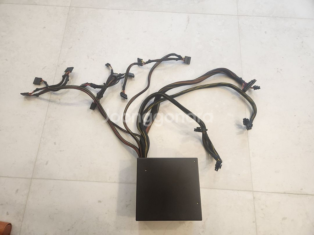 쿠거 STX650 650W 80PLUS 파워서플라이--2