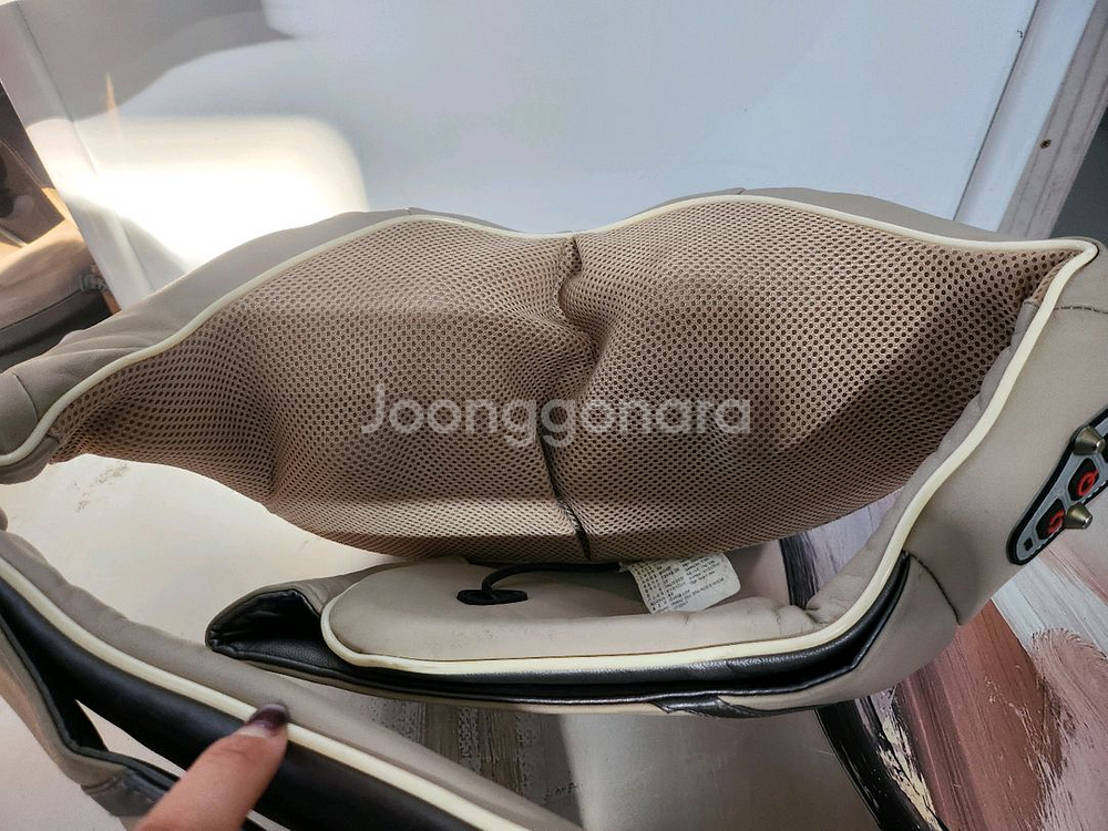 휴플러스 목 어깨 마사지기-2만--1