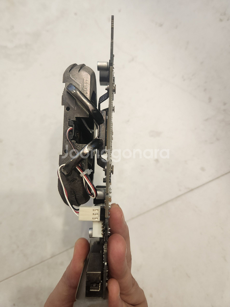 지포스 GT240 - 무전원, 쿨러청소, 써멀재도포--4