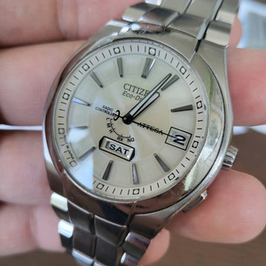 시티즌 아테사 전파 자개 데이데이트