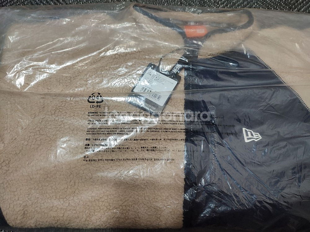 뉴에라 플리스 집업 베이지 L사이즈 새제품--3