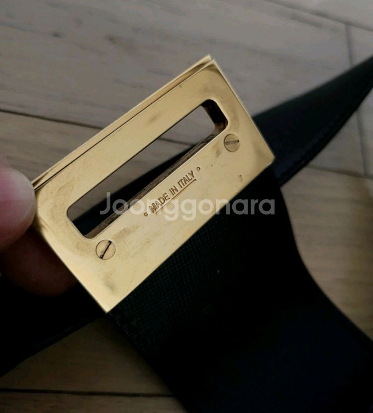 정품 페라가모 사피아노 리얼가죽 금장 숄더백--2