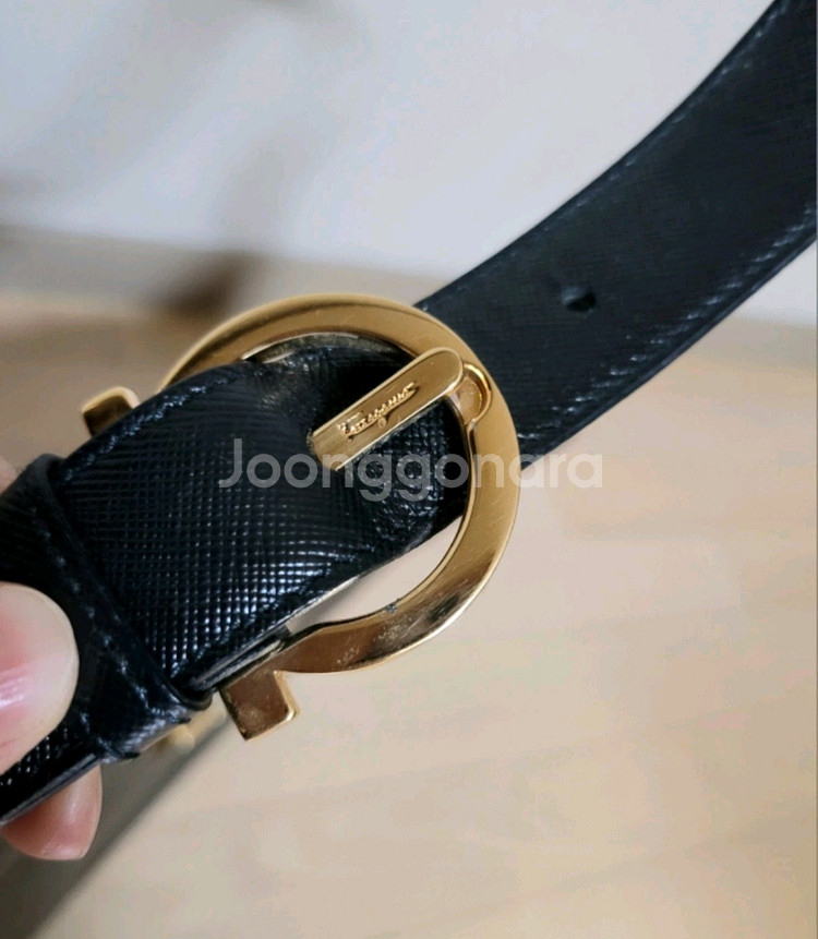 정품 페라가모 사피아노 리얼가죽 금장 숄더백--3