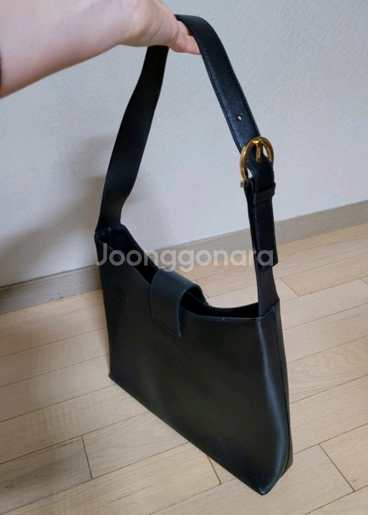 정품 페라가모 사피아노 리얼가죽 금장 숄더백--8