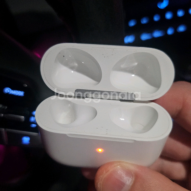 에어팟3세대 본체 정품 작동잘됨--2