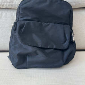 만다리나덕 리무빙 백팩 블랙