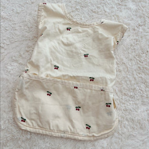 콩제슬래드 체리 턱받이