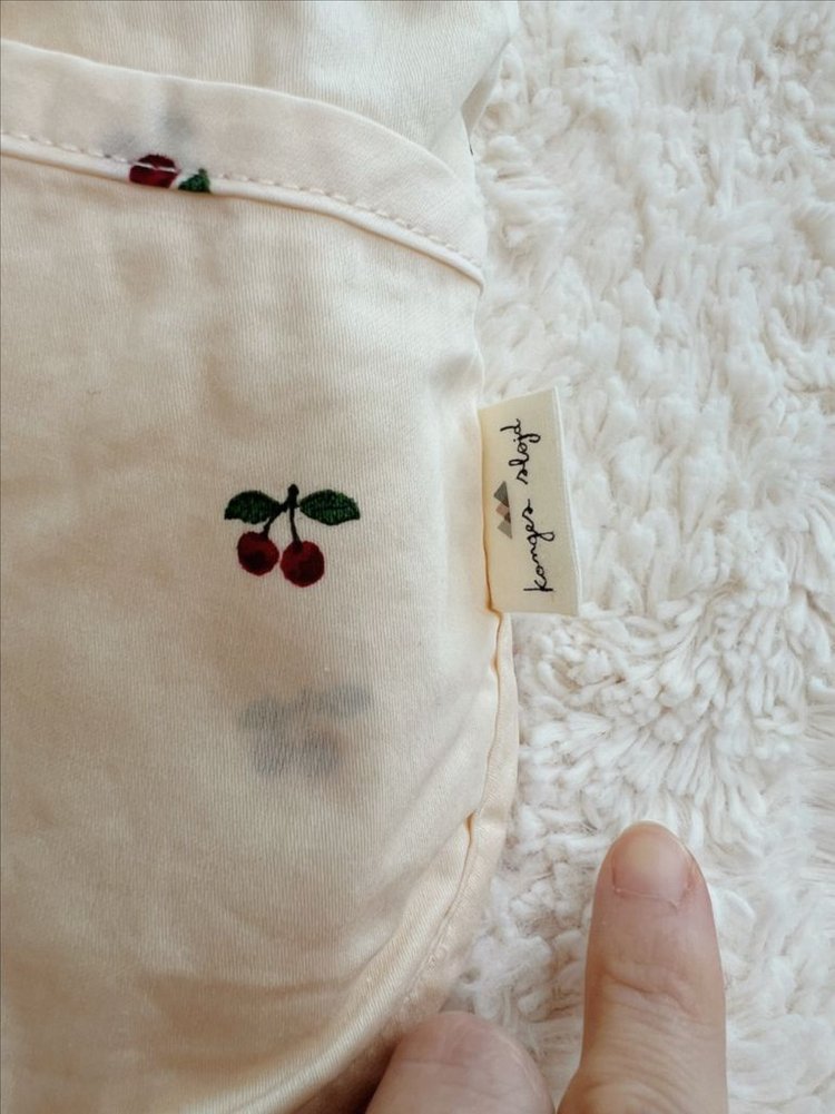 콩제슬래드 체리 턱받이--2