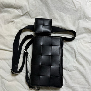 보테가베네타 버서타일 스트랩 카세트백 블랙