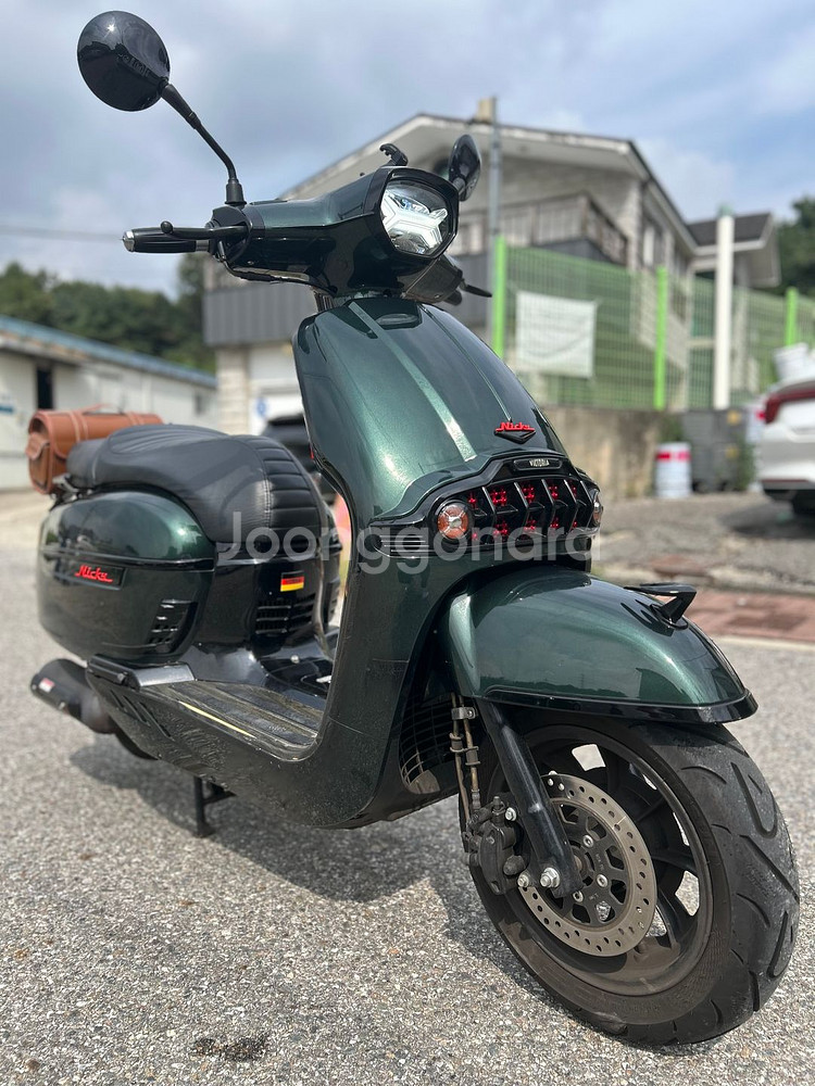 빅토리아니키125 23년 짧은키로수 판매합니다.--0