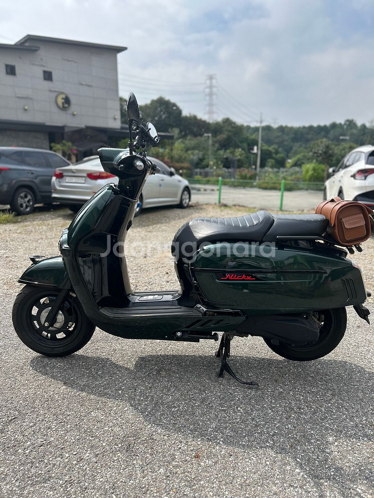 빅토리아니키125 23년 짧은키로수 판매합니다.--5