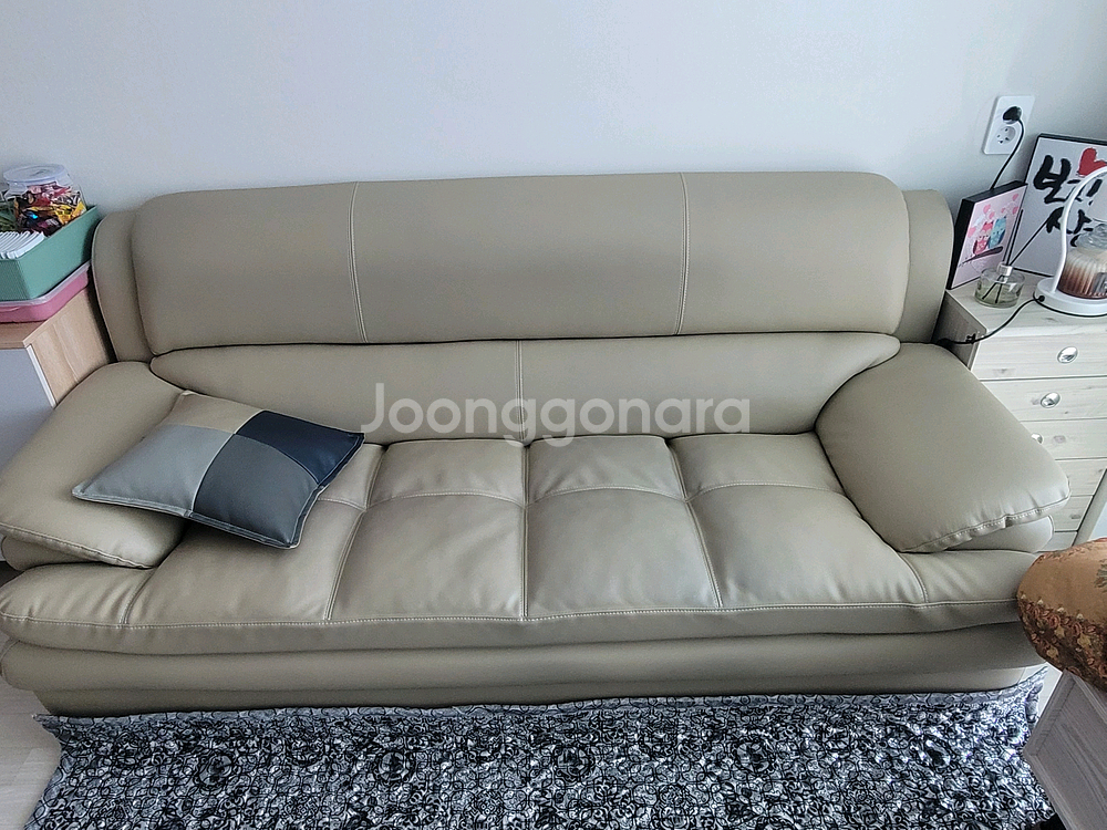 쇼파 3인용 팜니다 상태 최고입니다.--1