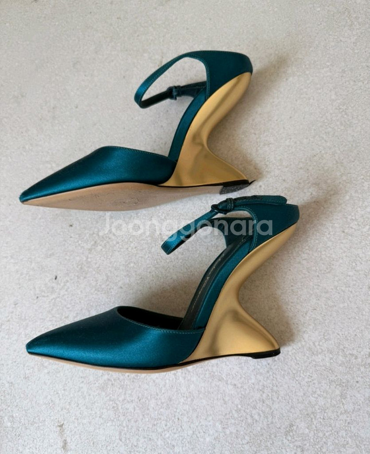 페레가모 하이힐 (정품--2