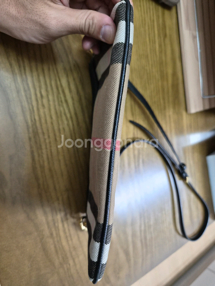 버버리 크로스백--0