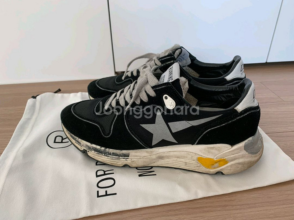 골든구스 러닝솔 스니커즈 40사이즈--1