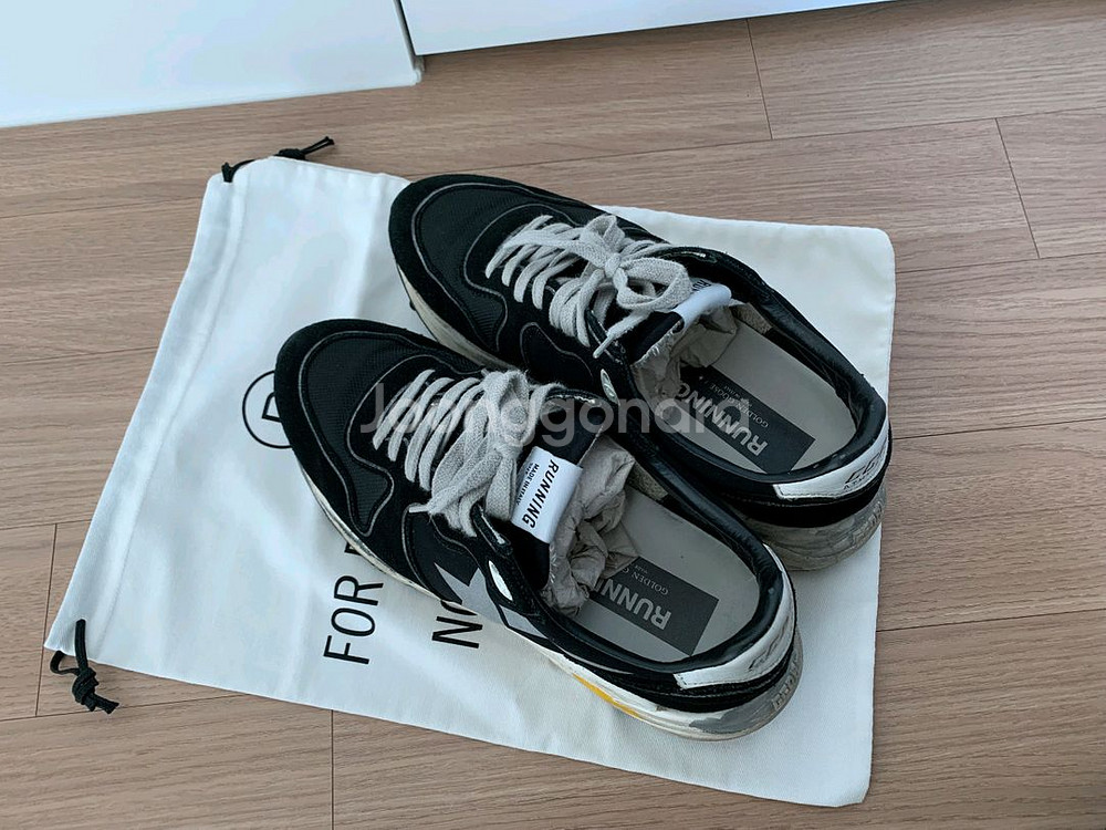 골든구스 러닝솔 스니커즈 40사이즈--2