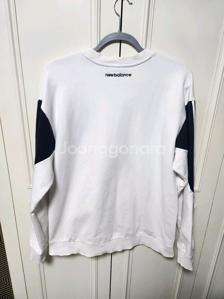 (105~108)뉴발란스 UNI 테이프 소매배색 맨투맨--1