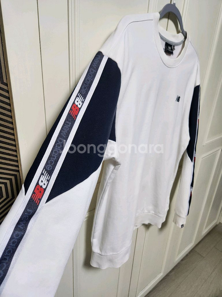 (105~108)뉴발란스 UNI 테이프 소매배색 맨투맨--4