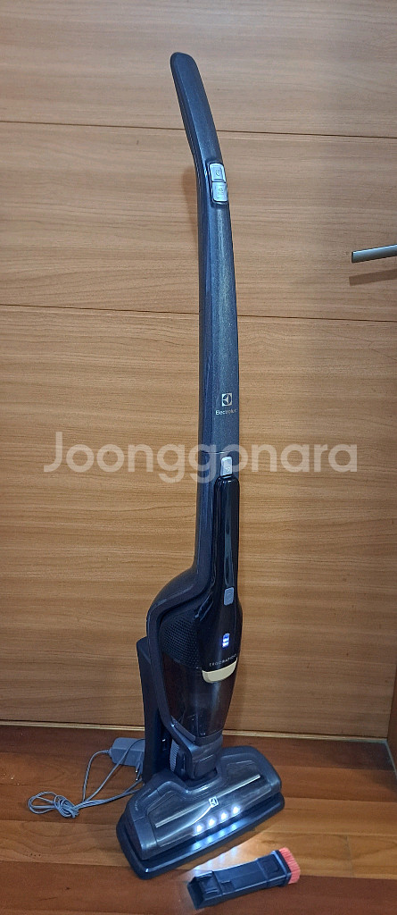 일렉트로룩스 무선 청소기--5