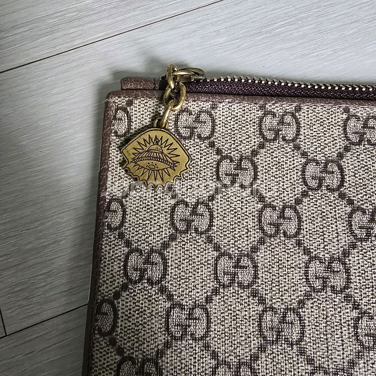 구찌 쿠리에 수프림 클러치--1