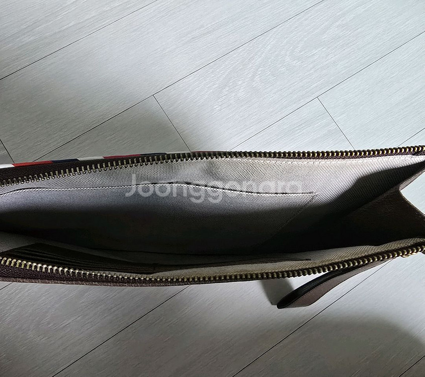 구찌 쿠리에 수프림 클러치--3