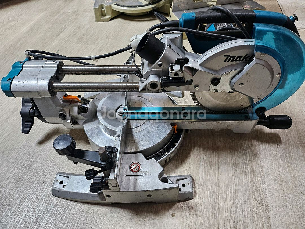 마끼다 마키타 슬라이딩 슬라이드 각도 절단기--1