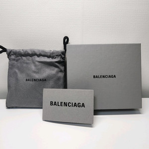 발렌시아가 반지갑