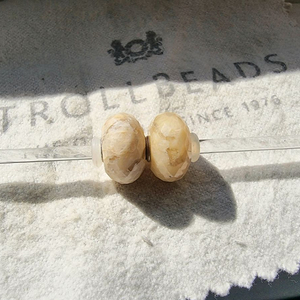 트롤비즈 펠드스파 쿼츠 락