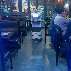 서빙로봇(폐업으로 판매) 이미지
