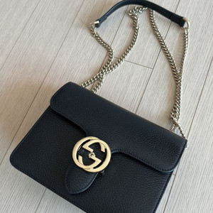 구찌 인터로킹 체인백 팔아요~ 깨끗합니다