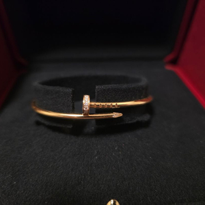 24년 까르띠에 앵끌루 옐로우골드SM 다이아 팝니다