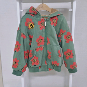 베베드피노 110사이즈 후드기모집업자켓 팝니다. 택포