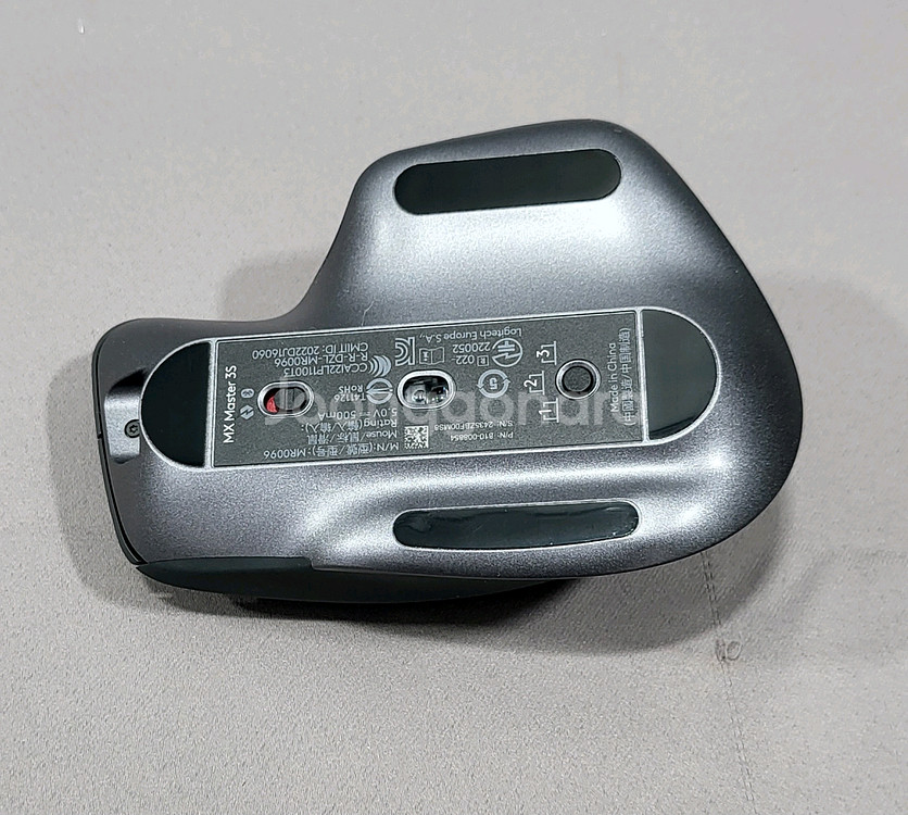 로지텍 MX MASTER 3S 마우스 팝니다.(택포)--6