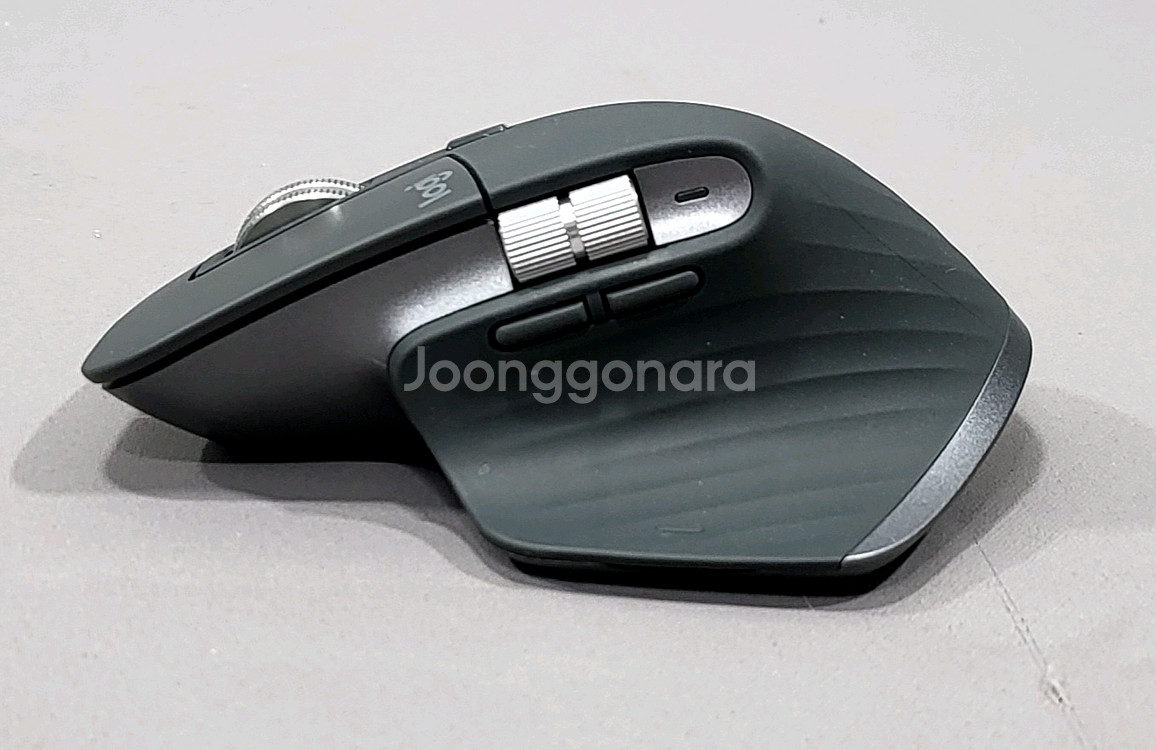로지텍 MX MASTER 3S 마우스 팝니다.(택포)--3