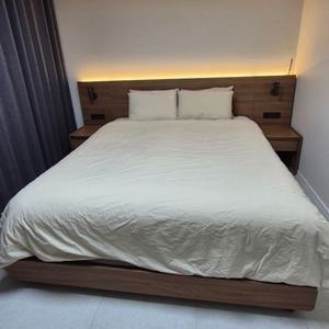 한샘 호텔침대 아트월 월넛 KK 세트 (프레임+매트리스