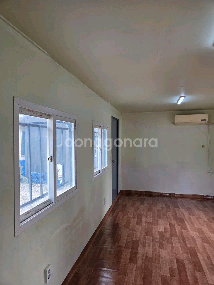 3x6 깨끗한 벽걸이 에어컨 설치된 컨테이너--3