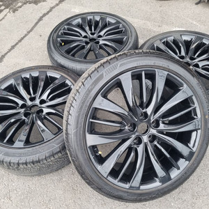 제네시스 G80 DH 19인치 프론트셋 휠타이어 팝니다