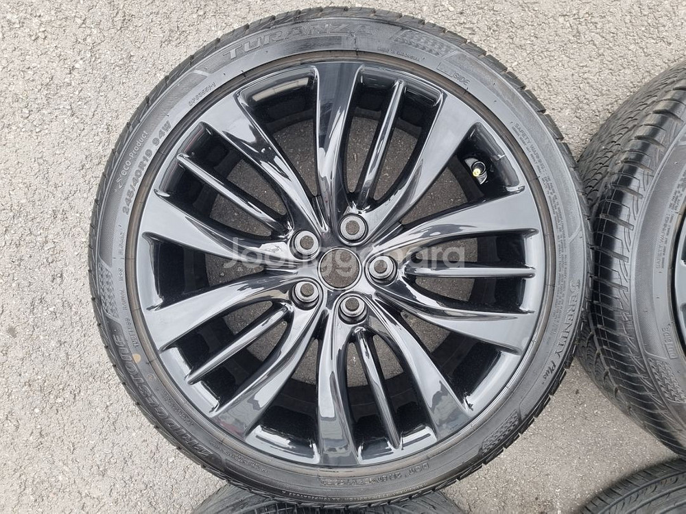 제네시스 G80 DH 19인치 프론트셋 휠타이어 팝니다--1