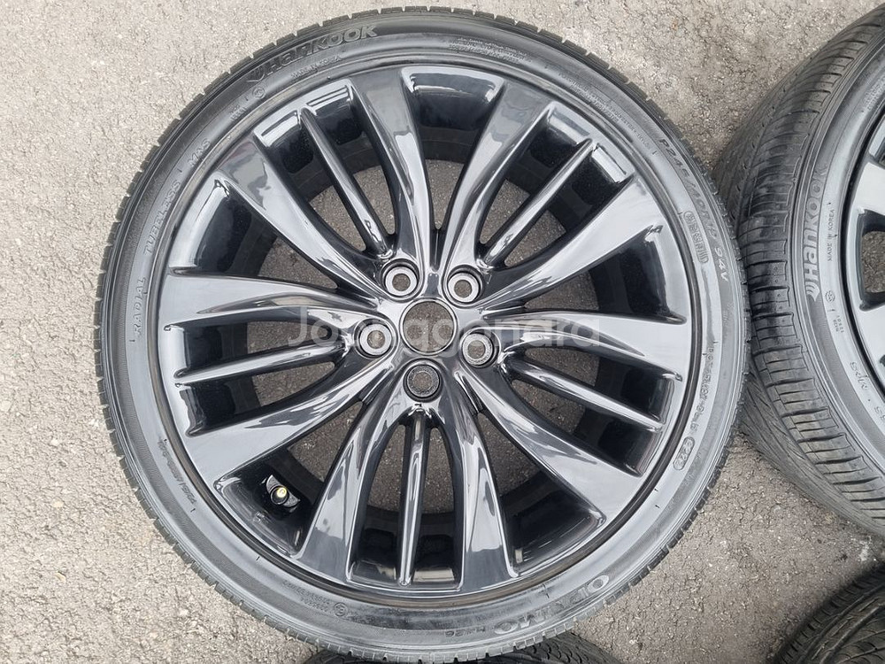 제네시스 G80 DH 19인치 프론트셋 휠타이어 팝니다--3