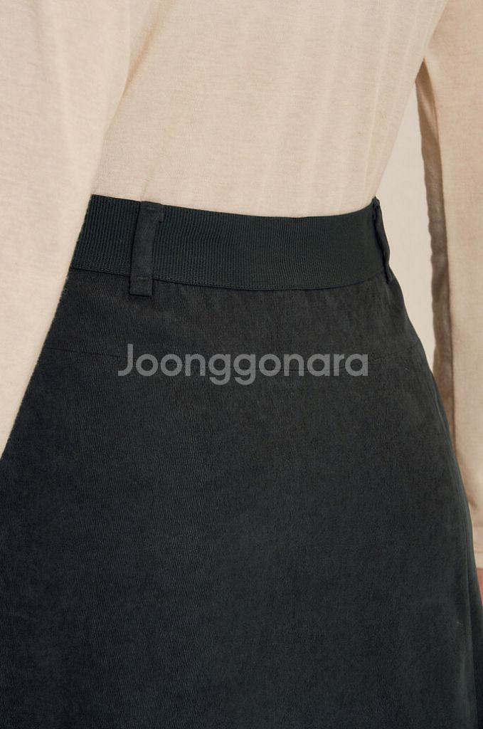 SJSJ 버튼 슬릿 플레어 스커트 택도 안 뗀 새상품--6